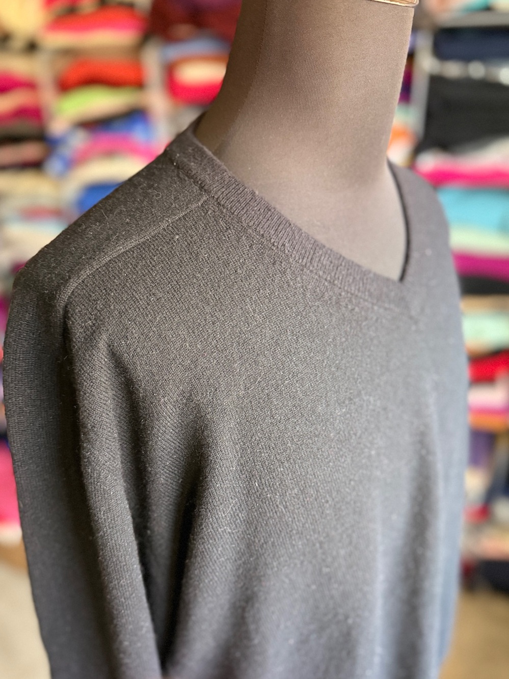 Club Room Men's V-Neck Cashmere Sweater - Black